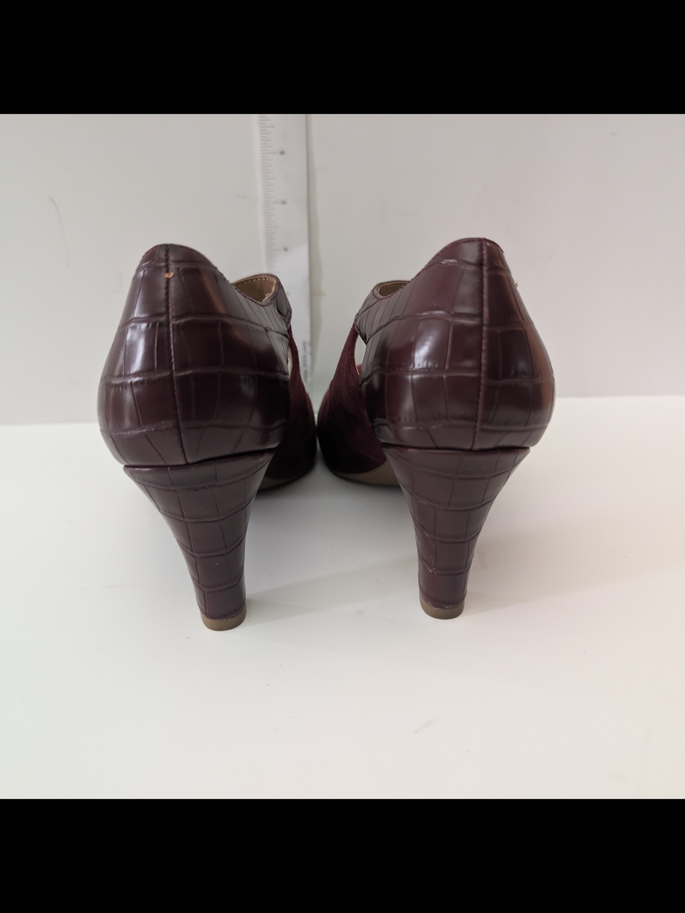 Giani Bernini Burgundy Suede Mary Jane Heels with Croc-Trim Strap Size 6M - Picture 4 of 12